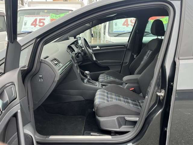 VolksWagen GOLF GTE 2016-01 8132-21
