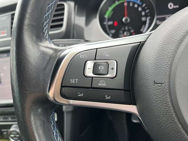 VolksWagen GOLF GTE 2016-01 8132-15