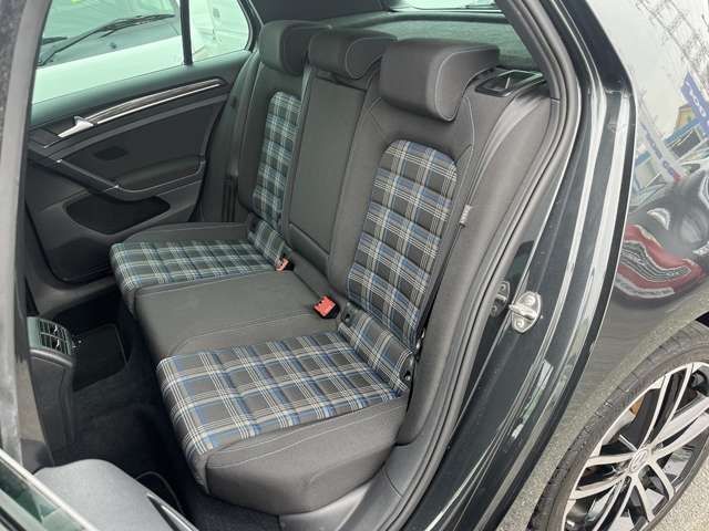 VolksWagen GOLF GTE 2016-01 8132-24