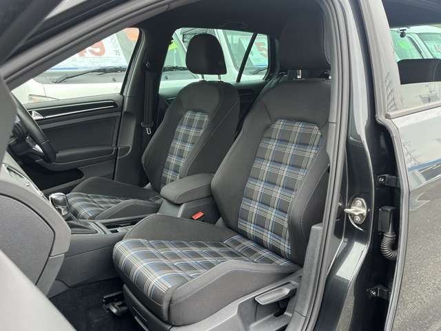 VolksWagen GOLF GTE 2016-01 8132-22