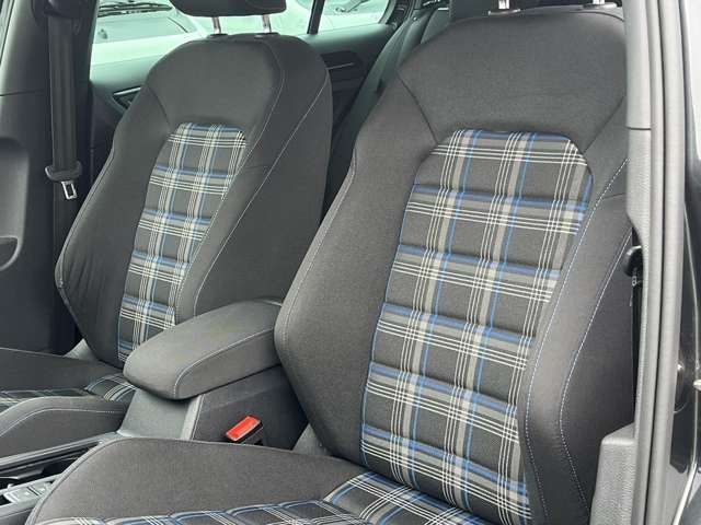 VolksWagen GOLF GTE 2016-01 8132-25