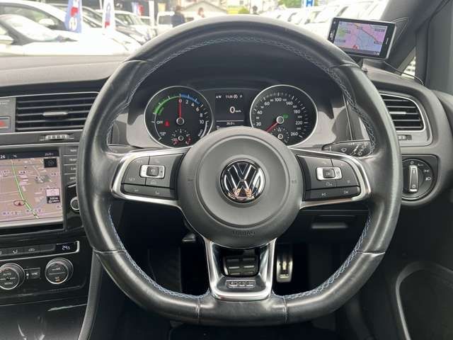VolksWagen GOLF GTE 2016-01 8132-12