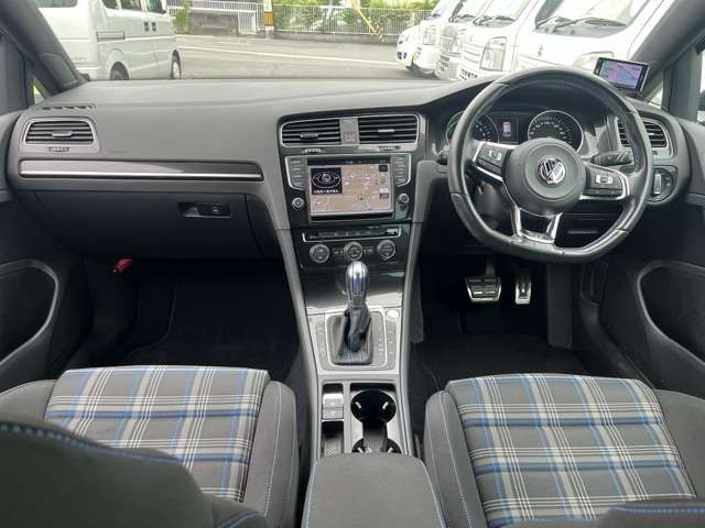 VolksWagen GOLF GTE 2016-01 8132-1
