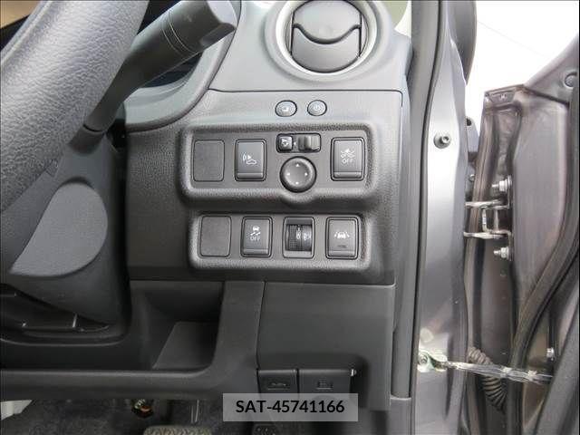Nissan NOTE 2019-02 255916-13