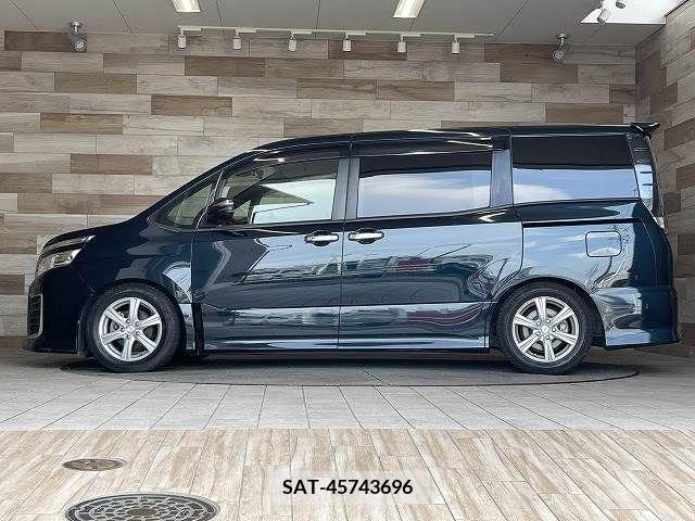 Toyota VOXY 2016-01 370443-14