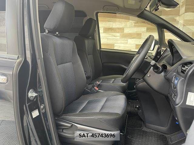 Toyota VOXY 2016-01 370443-10