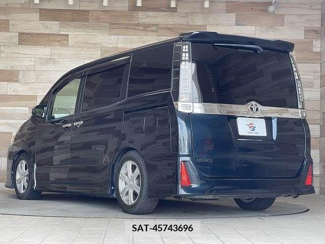 Toyota VOXY 2016-01 370443-15