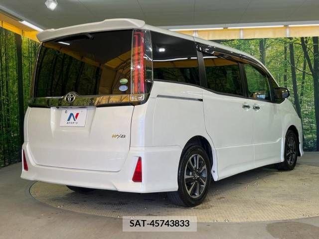 Toyota NOAH 2018-06 279462-18