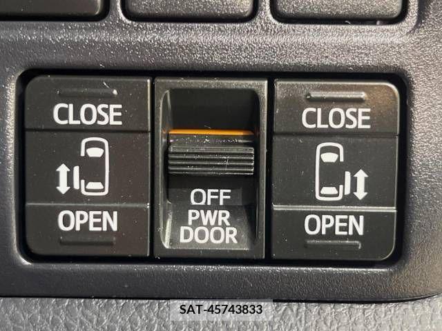 Toyota NOAH 2018-06 279462-3