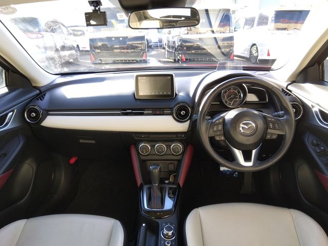 Mazda CX-3 2015-09 180680-2