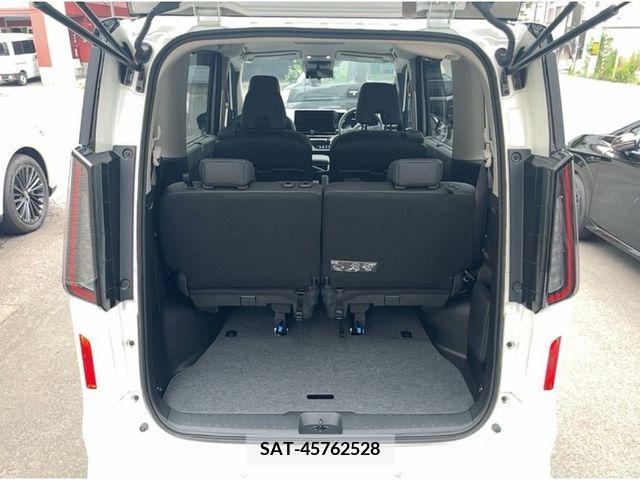 Nissan SERENA 2023-06 384563-14