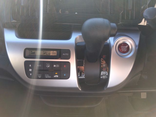 Honda N-WGN 2018-10 14025-9