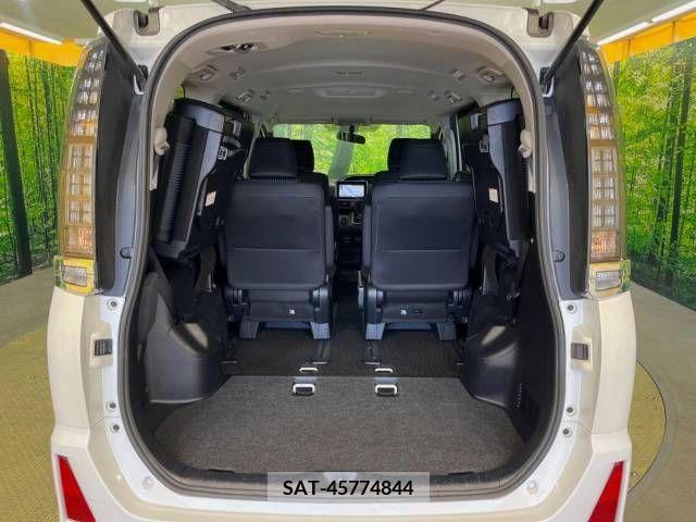 Toyota VOXY 2015-07 321459-11