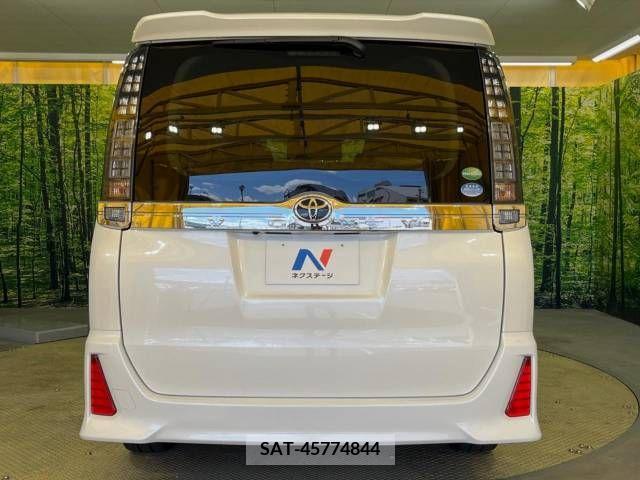 Toyota VOXY 2015-07 321459-18