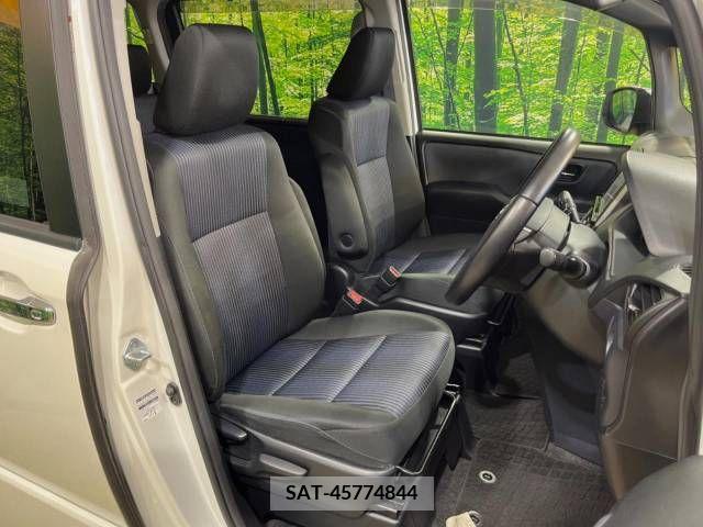 Toyota VOXY 2015-07 321459-8