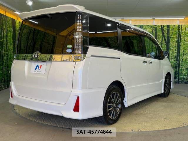 Toyota VOXY 2015-07 321459-17