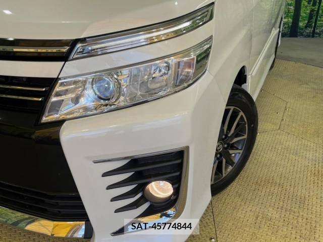 Toyota VOXY 2015-07 321459-13