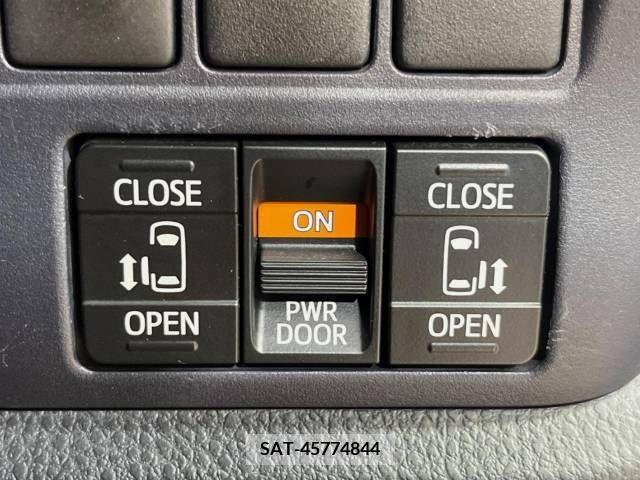 Toyota VOXY 2015-07 321459-4