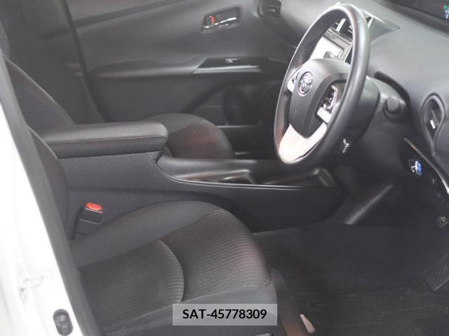 Toyota PRIUS 2018-05 330568-10