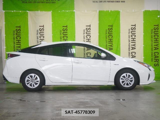 Toyota PRIUS 2018-05 330568-18