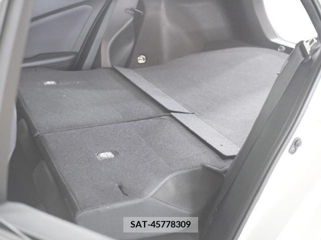 Toyota PRIUS 2018-05 330568-21