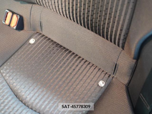 Toyota PRIUS 2018-05 330568-16
