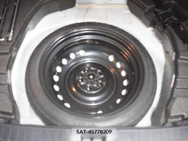 Toyota PRIUS 2018-05 330568-29