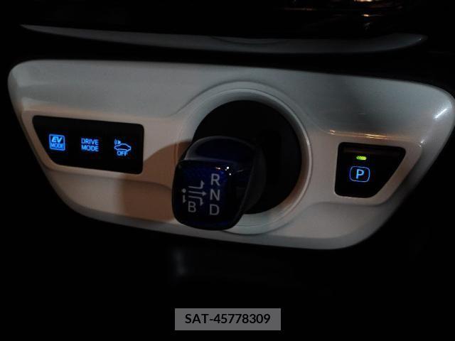 Toyota PRIUS 2018-05 330568-14