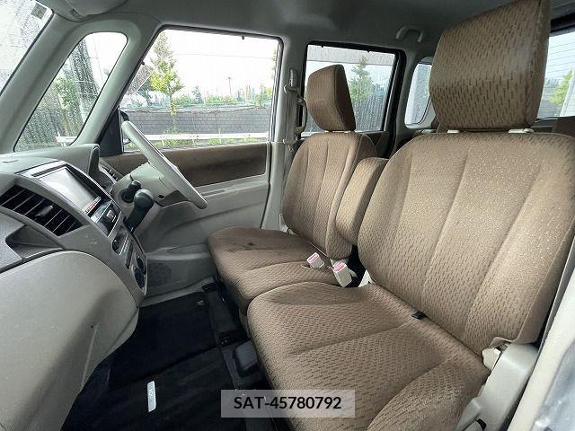 Nissan ROOX 2013-01 363114-28