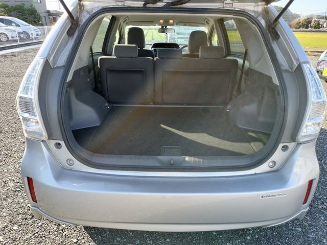 Toyota PRIUS ALPHA 2012-07 182550-9