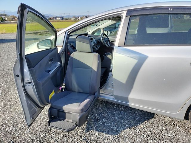 Toyota PRIUS ALPHA 2012-07 182550-6