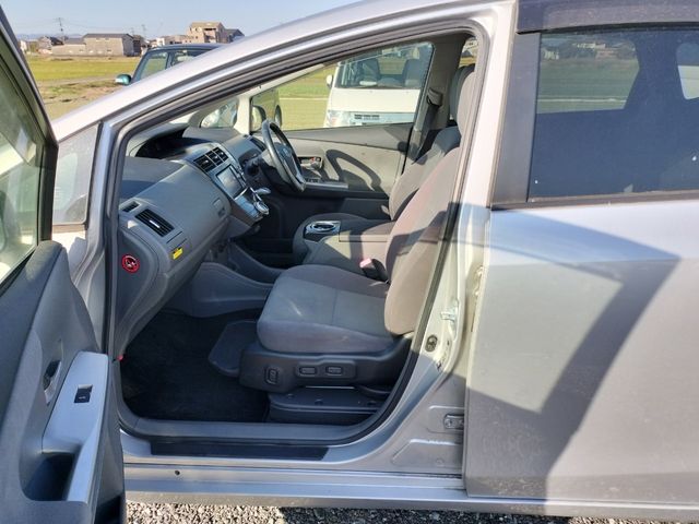 Toyota PRIUS ALPHA 2012-07 182550-8