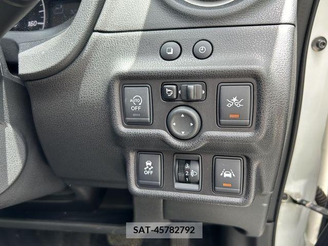 Nissan NOTE 2015-10 378375-23