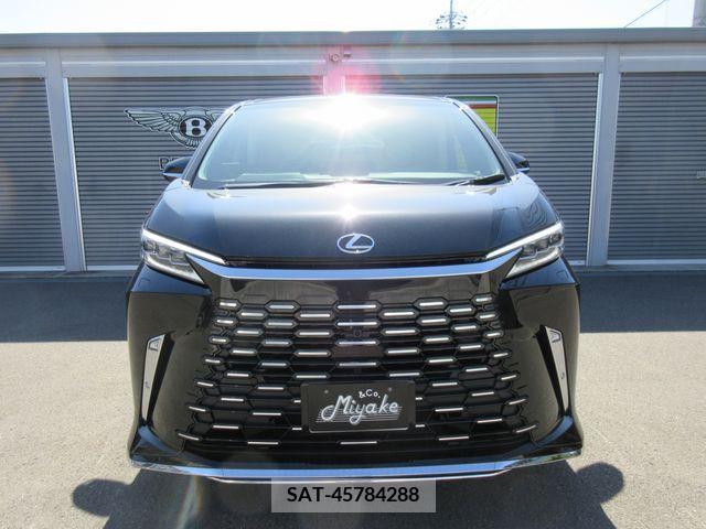 Lexus LM 2024-01 275492-3