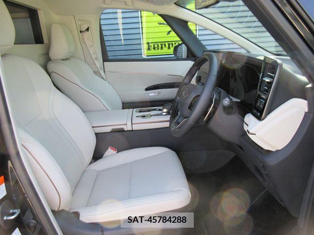Lexus LM 2024-01 275492-16
