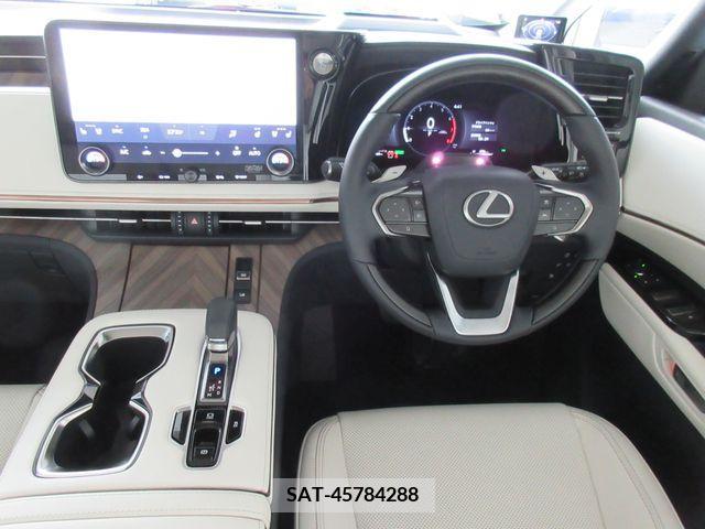 Lexus LM 2024-01 275492-13