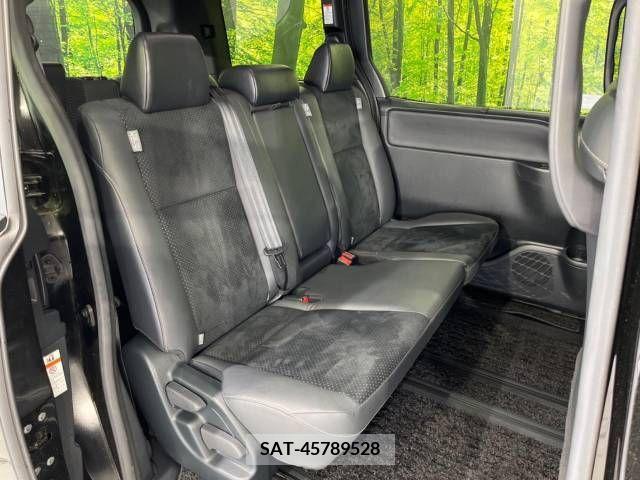 Toyota VOXY 2021-07 321715-9
