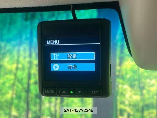 Honda N BOX 2019-04 278416-7