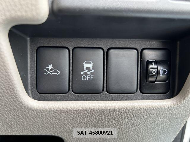 Nissan ROOX 2019-03 323900-11