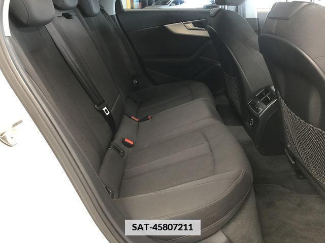 Audi A4 2016-07 349071-27