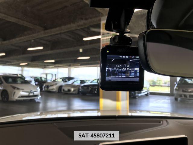 Audi A4 2016-07 349071-23