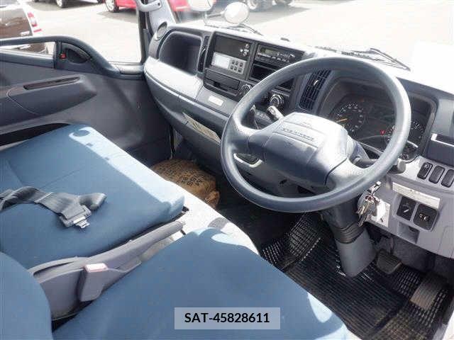 Mitsubishi CANTER 2012-09 333758-1