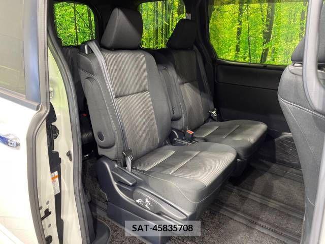 Toyota VOXY 2018-06 224390-9