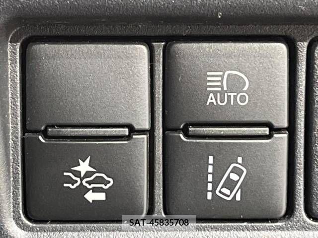 Toyota VOXY 2018-06 224390-5