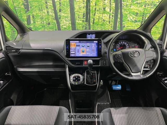 Toyota VOXY 2018-06 224390-1