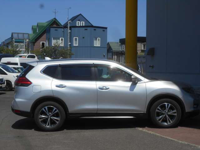 Nissan X-TRAIL 2019-03 4995-4