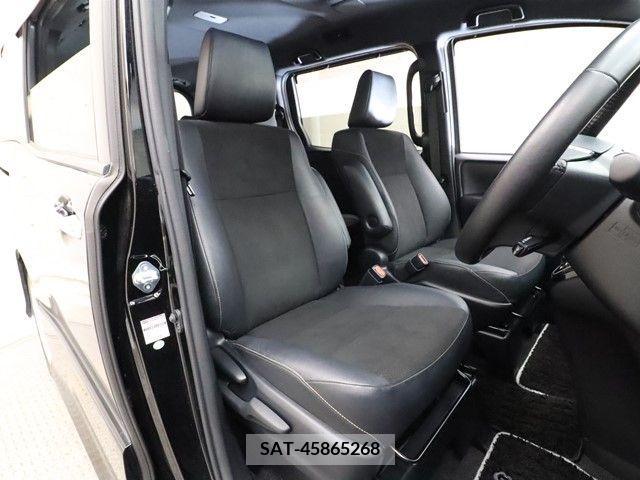 Toyota NOAH 2017-12 321554-3