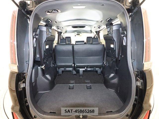 Toyota NOAH 2017-12 321554-8