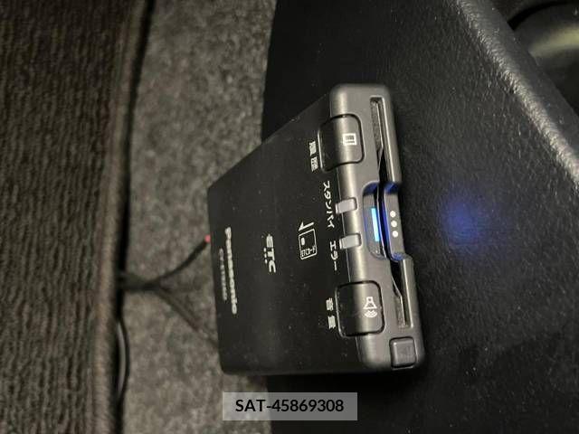 Toyota VITZ 2017-12 251613-6