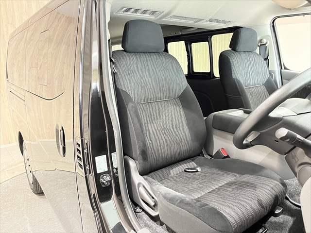 Nissan NV350 Caravan 2018-09 193546-19